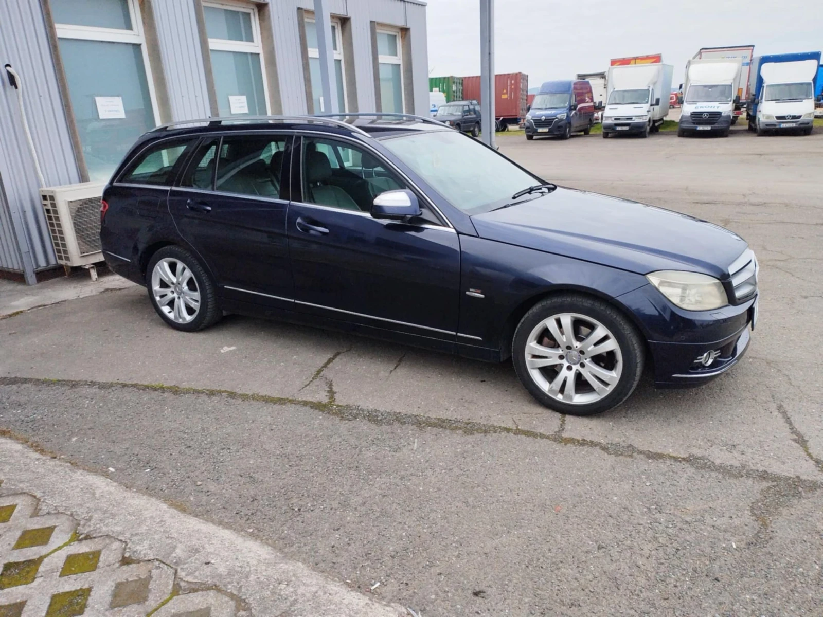 Mercedes-Benz C 220 Avangarde - изображение 4