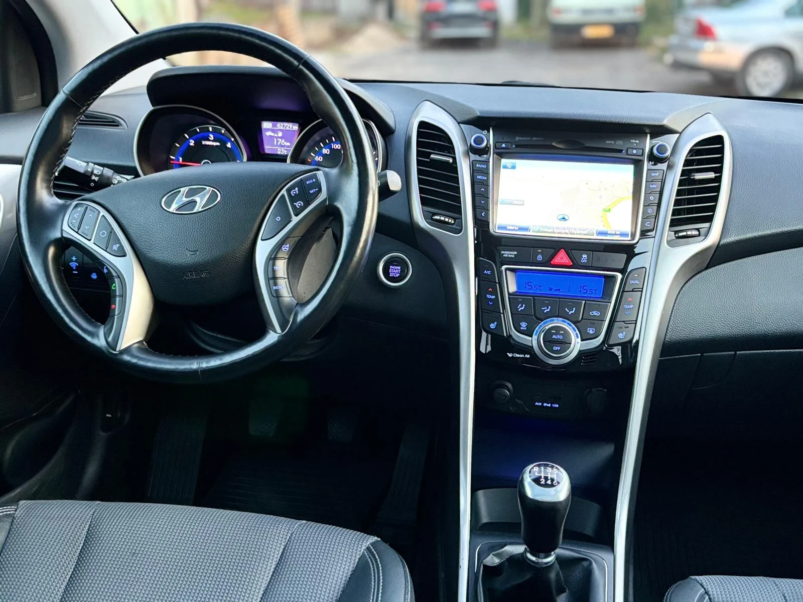 Hyundai I30 PANO KEYLESS LED NAVI, снимка 13 - Автомобили и джипове - 51796362