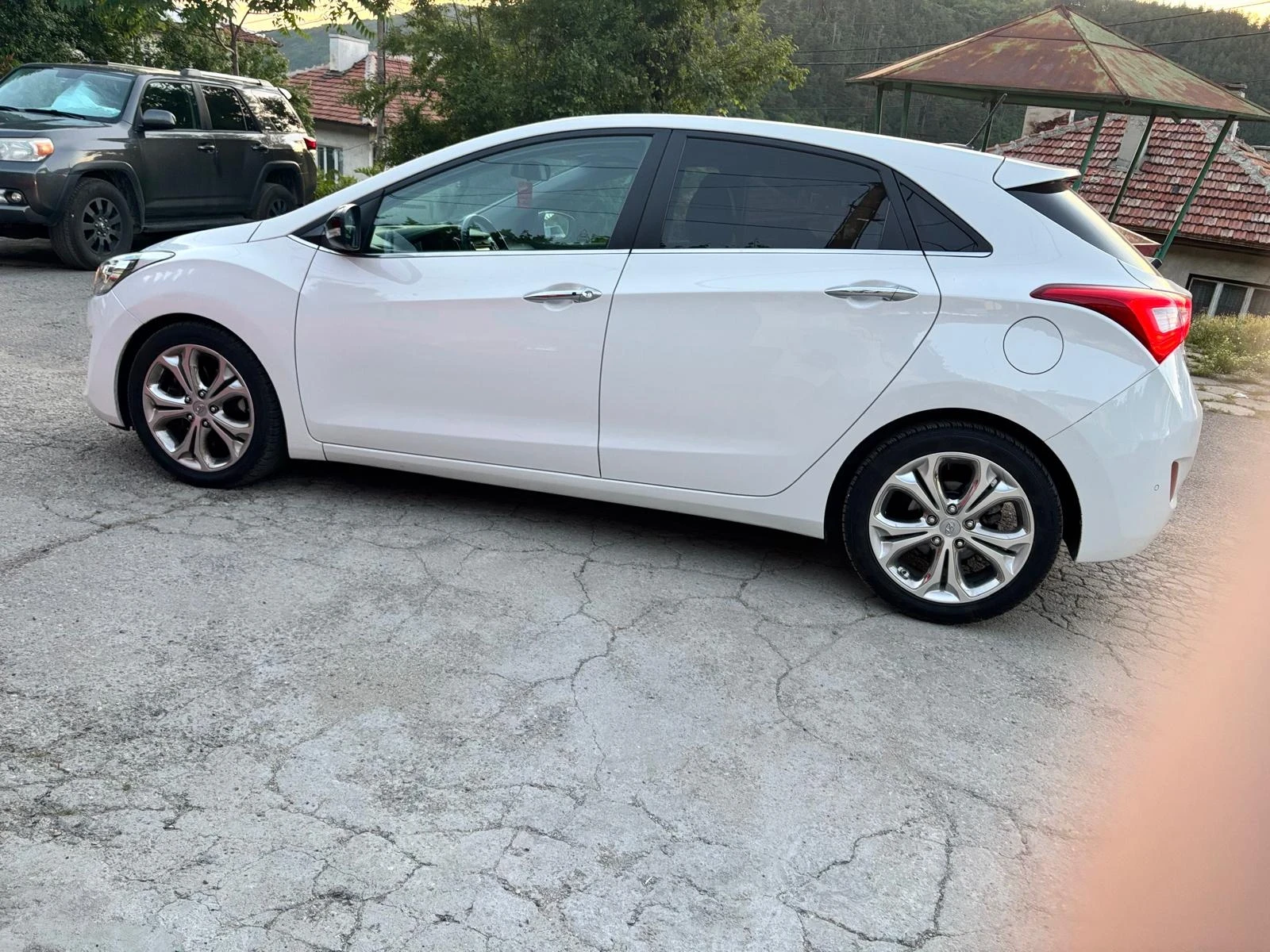 Hyundai I30 PANO KEYLESS LED NAVI, снимка 3 - Автомобили и джипове - 51796362