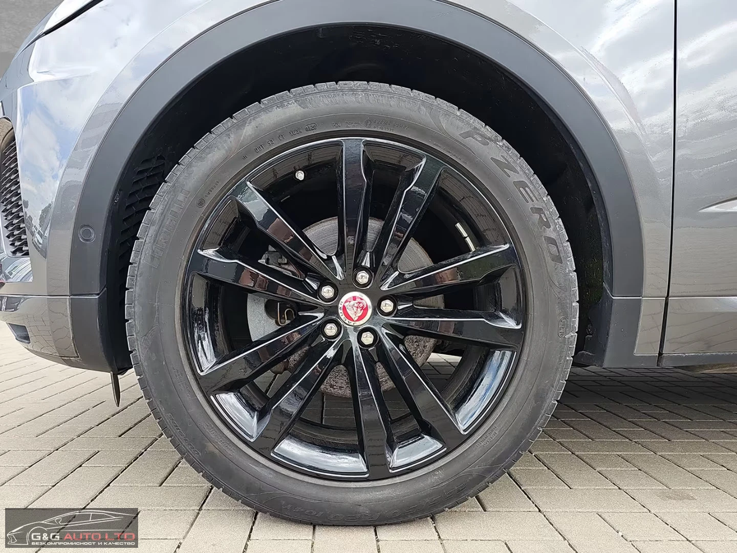 Jaguar E-pace CHEQUERED-FLAG/179HP/PANO/360/AWD/LED/KLESS/478g - изображение 4