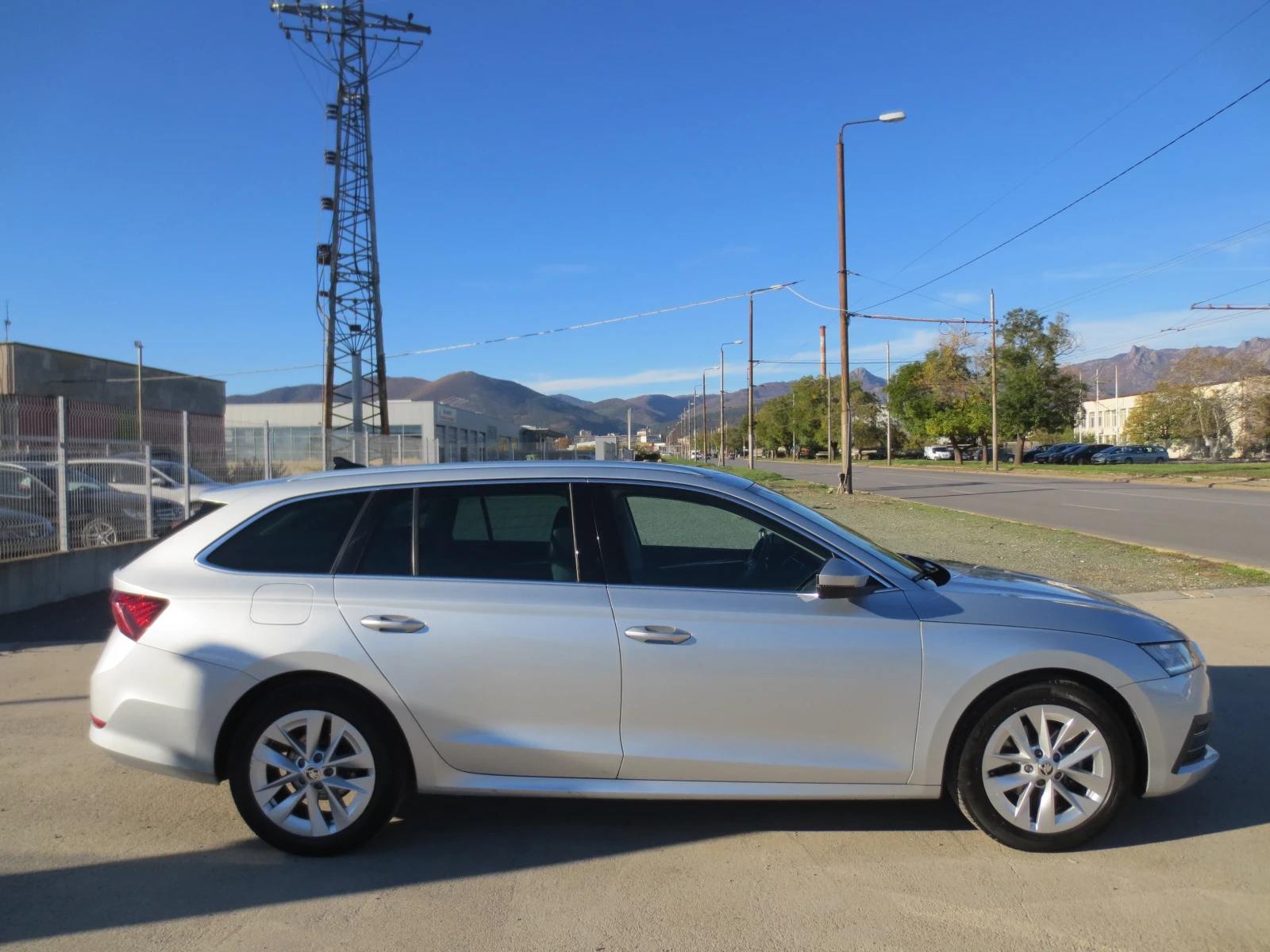 Skoda Octavia 1.5 G-TEC METAH - изображение 4