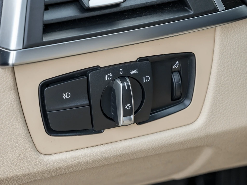 BMW 330 * xDrive AWD | Safety Certified | * C | Mobile.bg   15