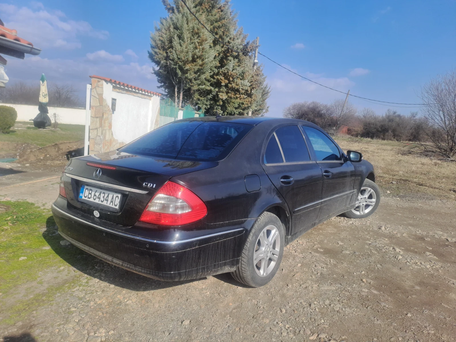 Mercedes-Benz E 220 Avangard, снимка 3 - Автомобили и джипове - 53735952