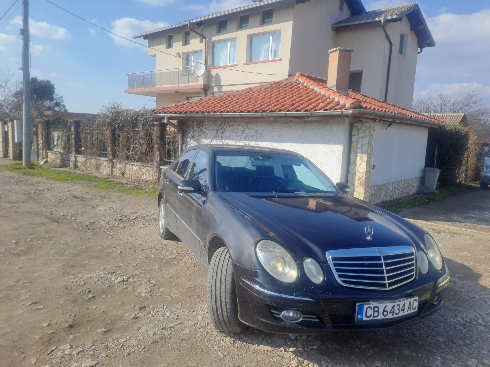 Mercedes-Benz E 220 Avangard, снимка 2 - Автомобили и джипове - 53735952