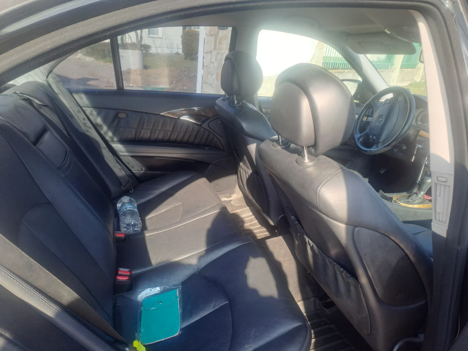 Mercedes-Benz E 220 Avangard, снимка 7 - Автомобили и джипове - 53735952