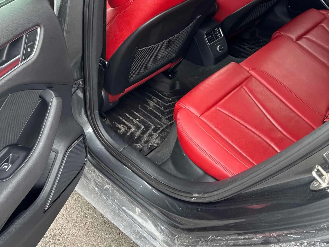 Audi S3 * Technik * CARFAX * ЦЕНА ДО БГ, снимка 12 - Автомобили и джипове - 53749585