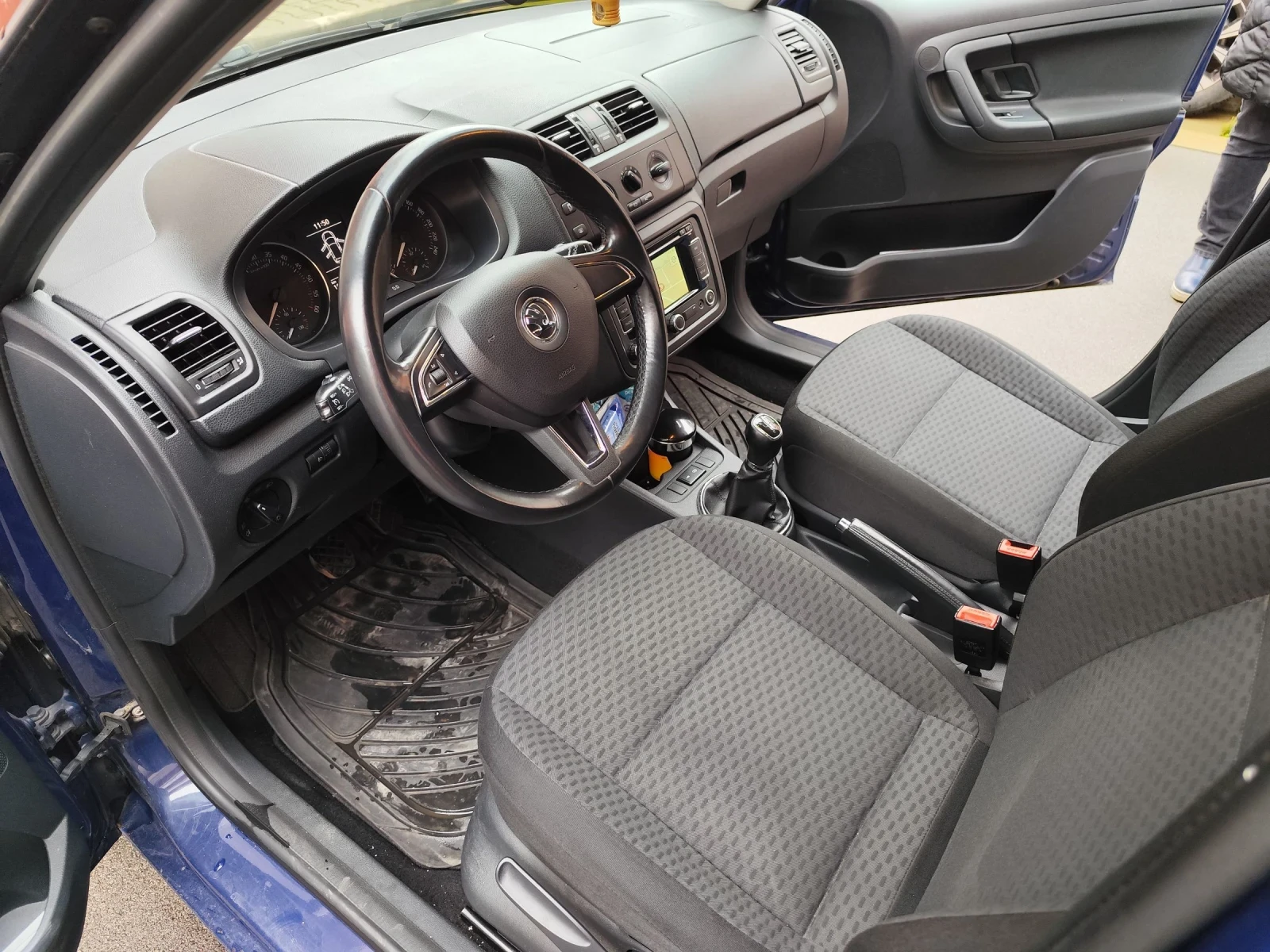 Skoda Fabia, снимка 11 - Автомобили и джипове - 53826042