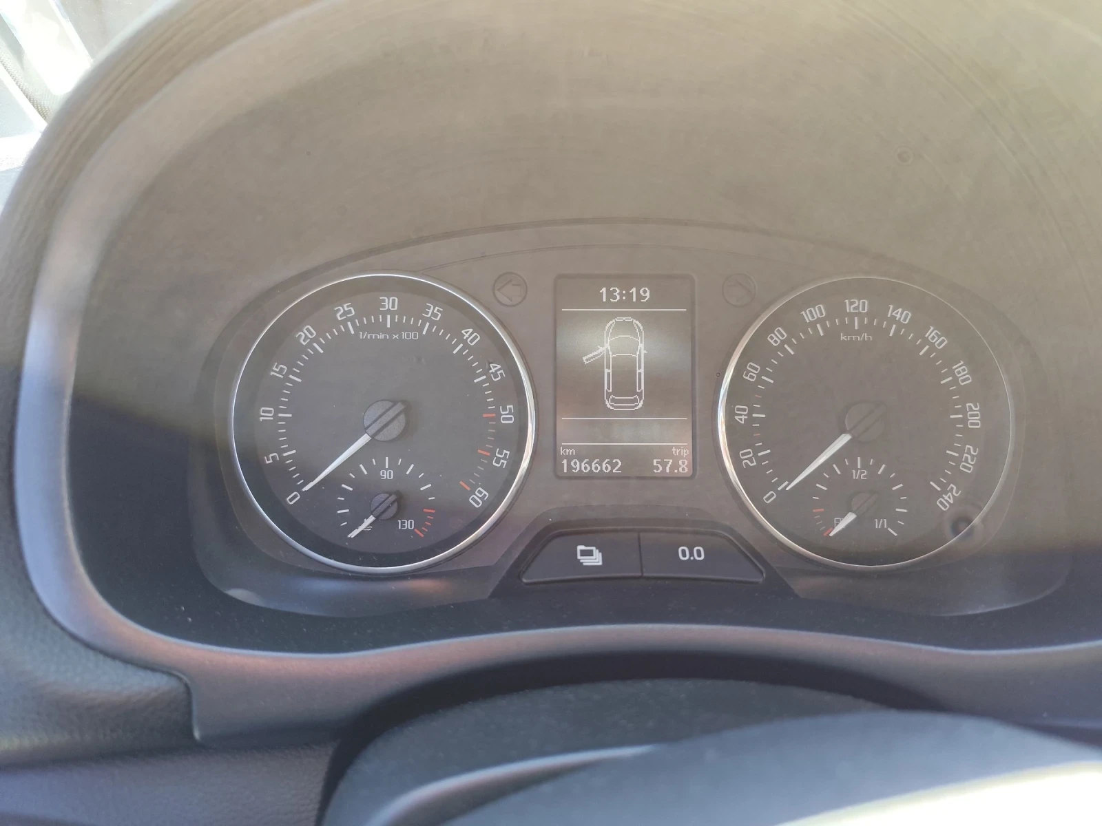 Skoda Fabia, снимка 5 - Автомобили и джипове - 53826042