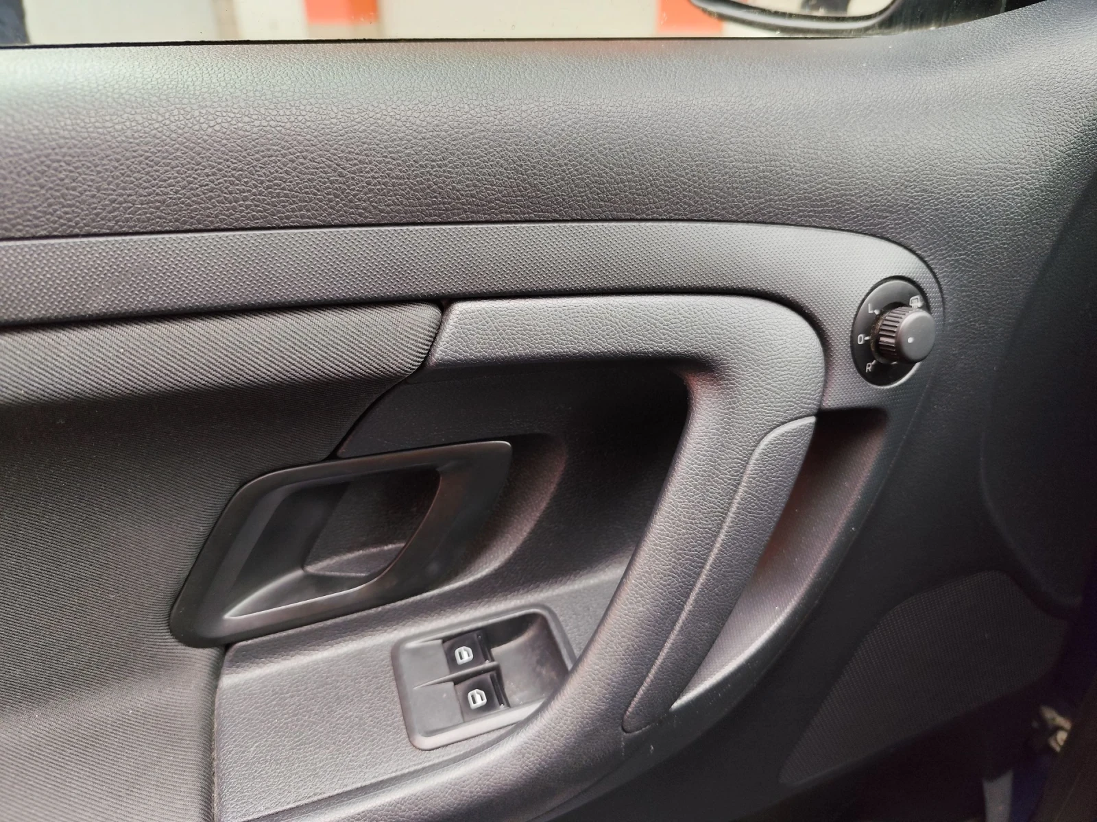 Skoda Fabia, снимка 10 - Автомобили и джипове - 53826042