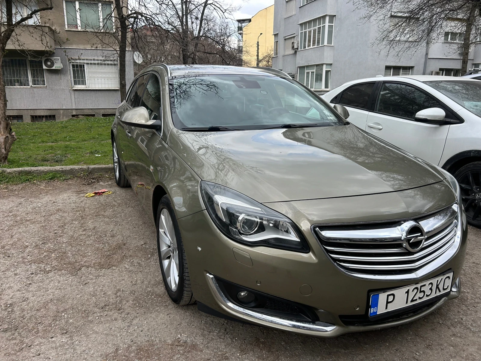 Opel Insignia 2.0 CDTI Sport Tourer 4x4, снимка 16 - Автомобили и джипове - 53894115