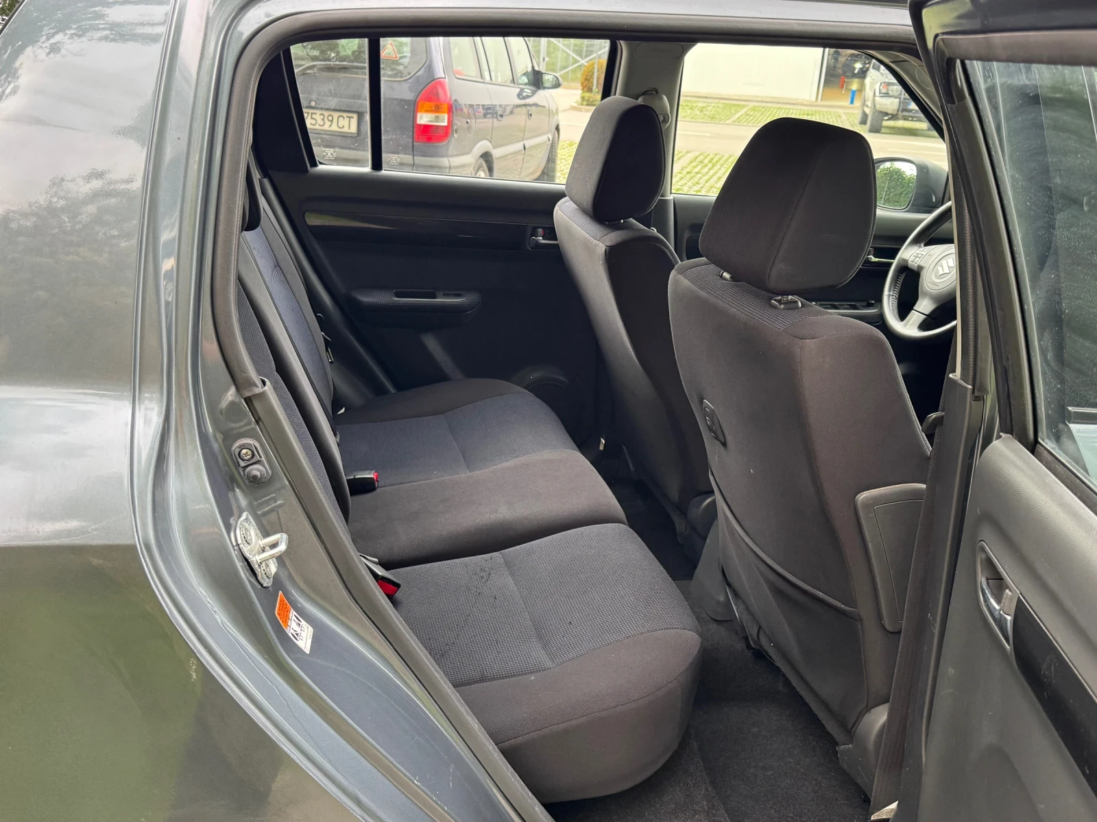 Suzuki Swift 4Х4!, снимка 9 - Автомобили и джипове - 54625841