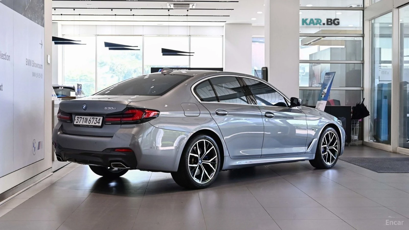 BMW 530E ОБДУХВАНЕ* ПОДГРЕВ* 360 КАМЕРА* ДИСТРОНИК* , снимка 2 - Автомобили и джипове - 54762143