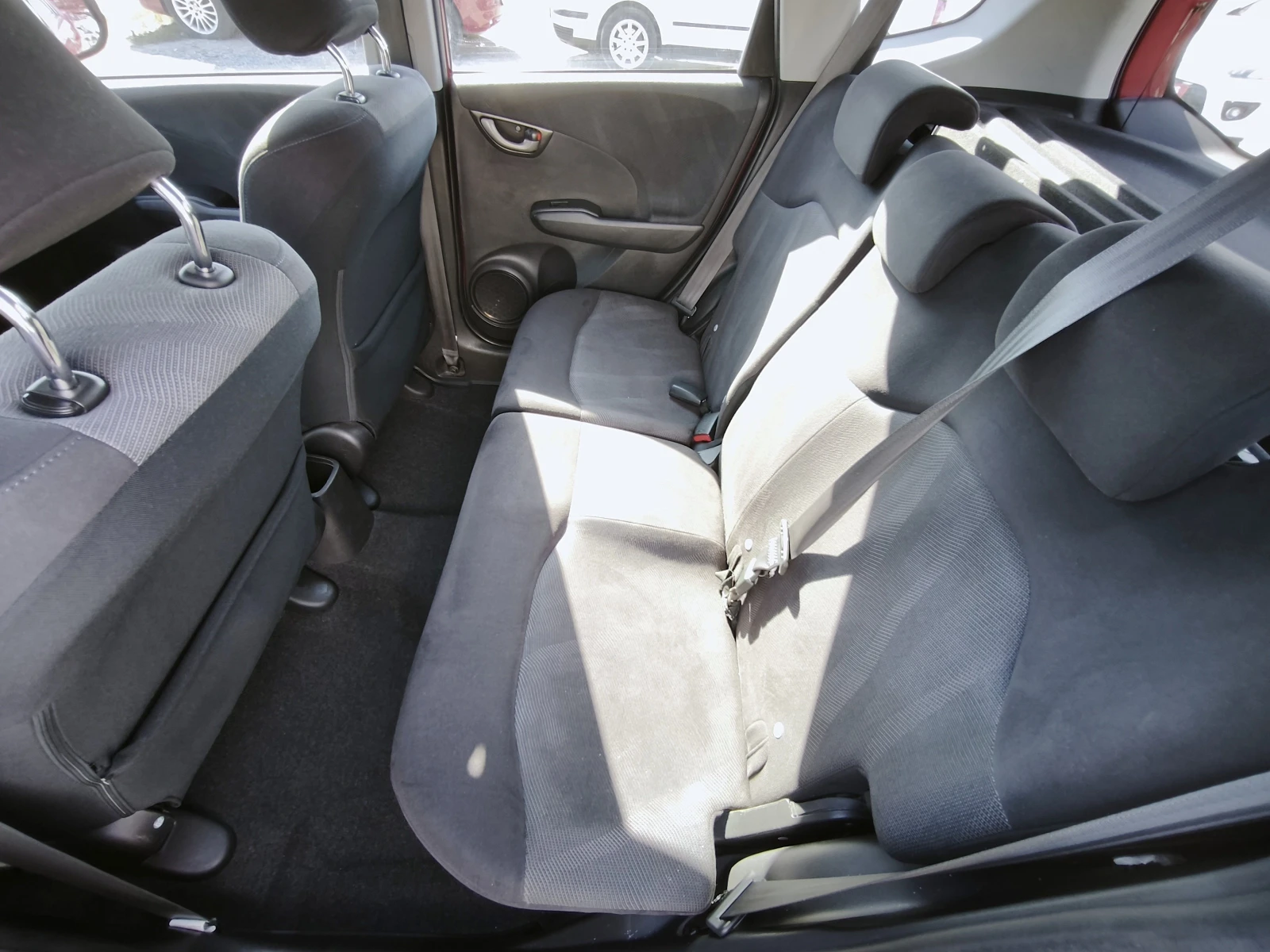 Honda Jazz 1.4i AUTOMATIC EURO5 , снимка 12 - Автомобили и джипове - 55120110