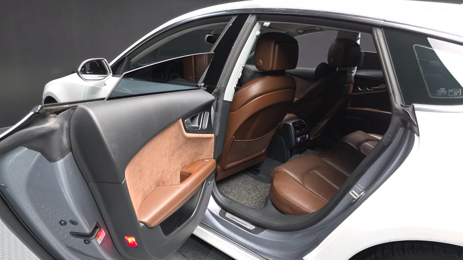 Audi A7 3.0 55TDI Quattro Premium , снимка 7 - Автомобили и джипове - 55296522