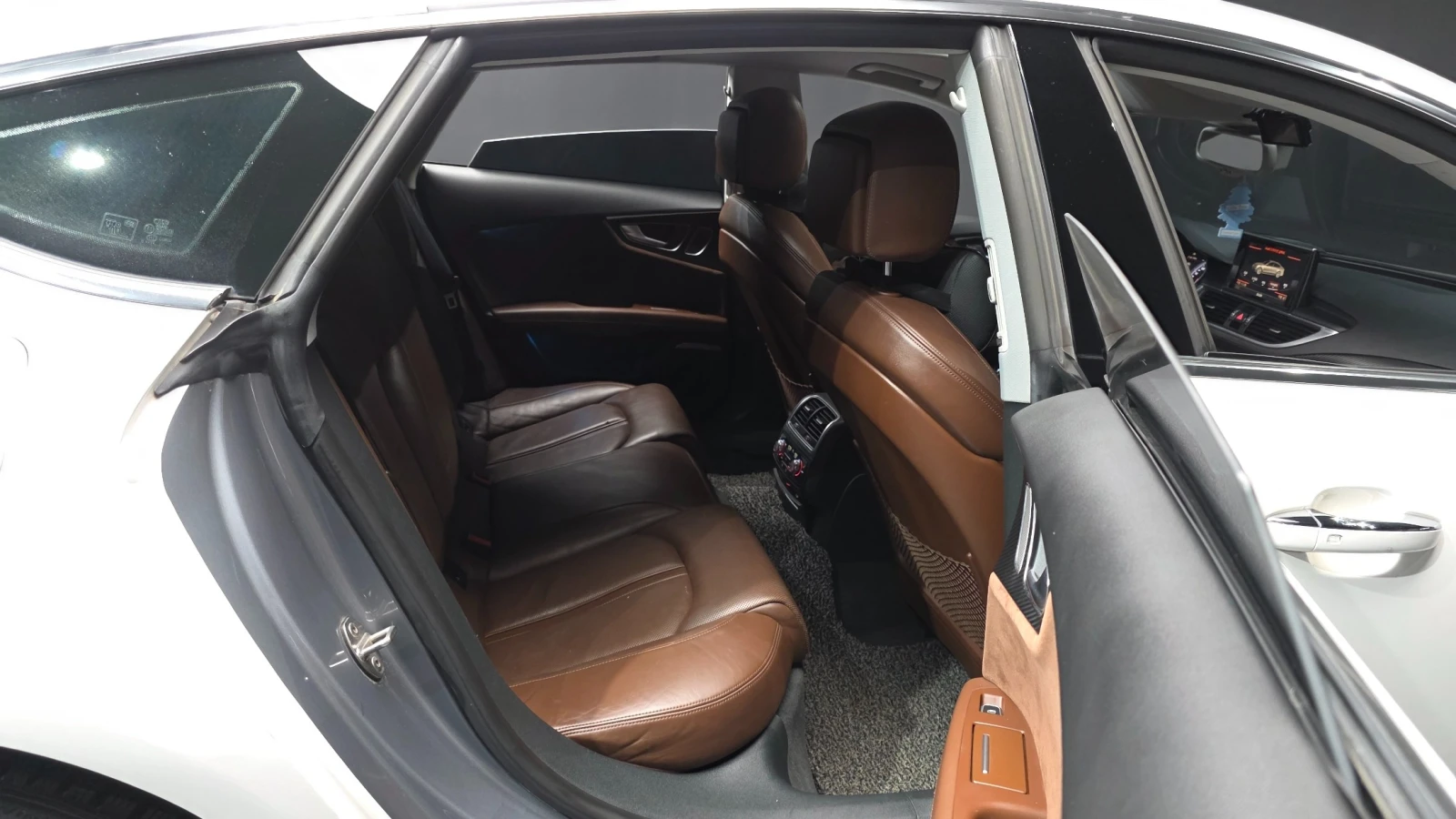 Audi A7 3.0 55TDI Quattro Premium , снимка 9 - Автомобили и джипове - 55296522