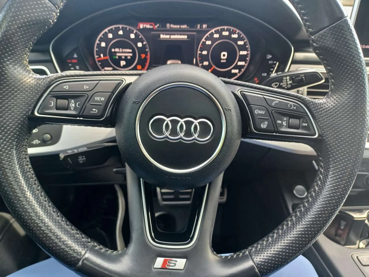 Audi A4 Technik * CARFAX * БЕЗ ПЪРВОНАЧАЛНА ВНОСКА, снимка 14 - Автомобили и джипове - 55310809