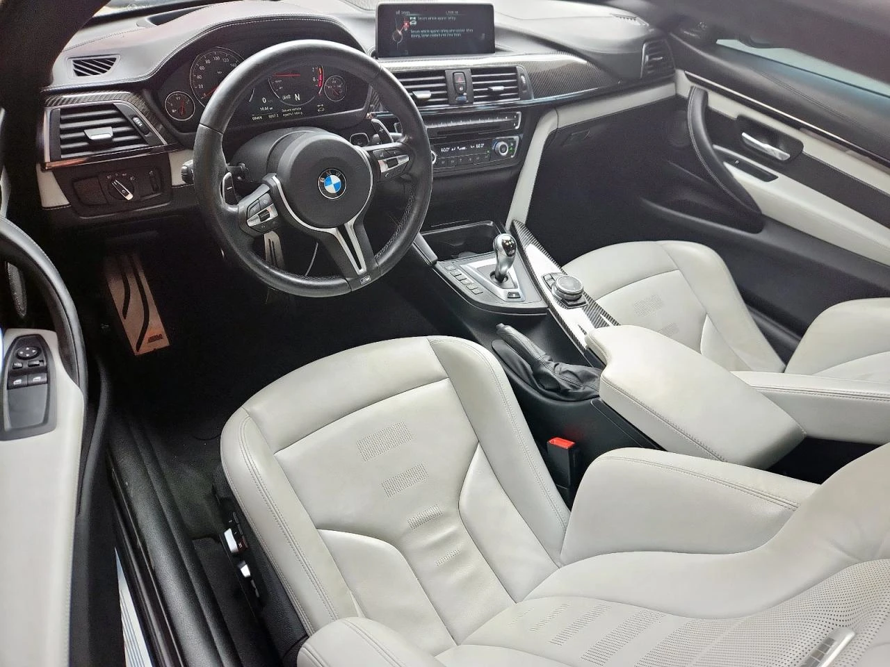 BMW M4 COUPE* DCT* CARBON* HARMAN KARDON* ПОДГРЕВ* КАМЕРА, снимка 8 - Автомобили и джипове - 55642465