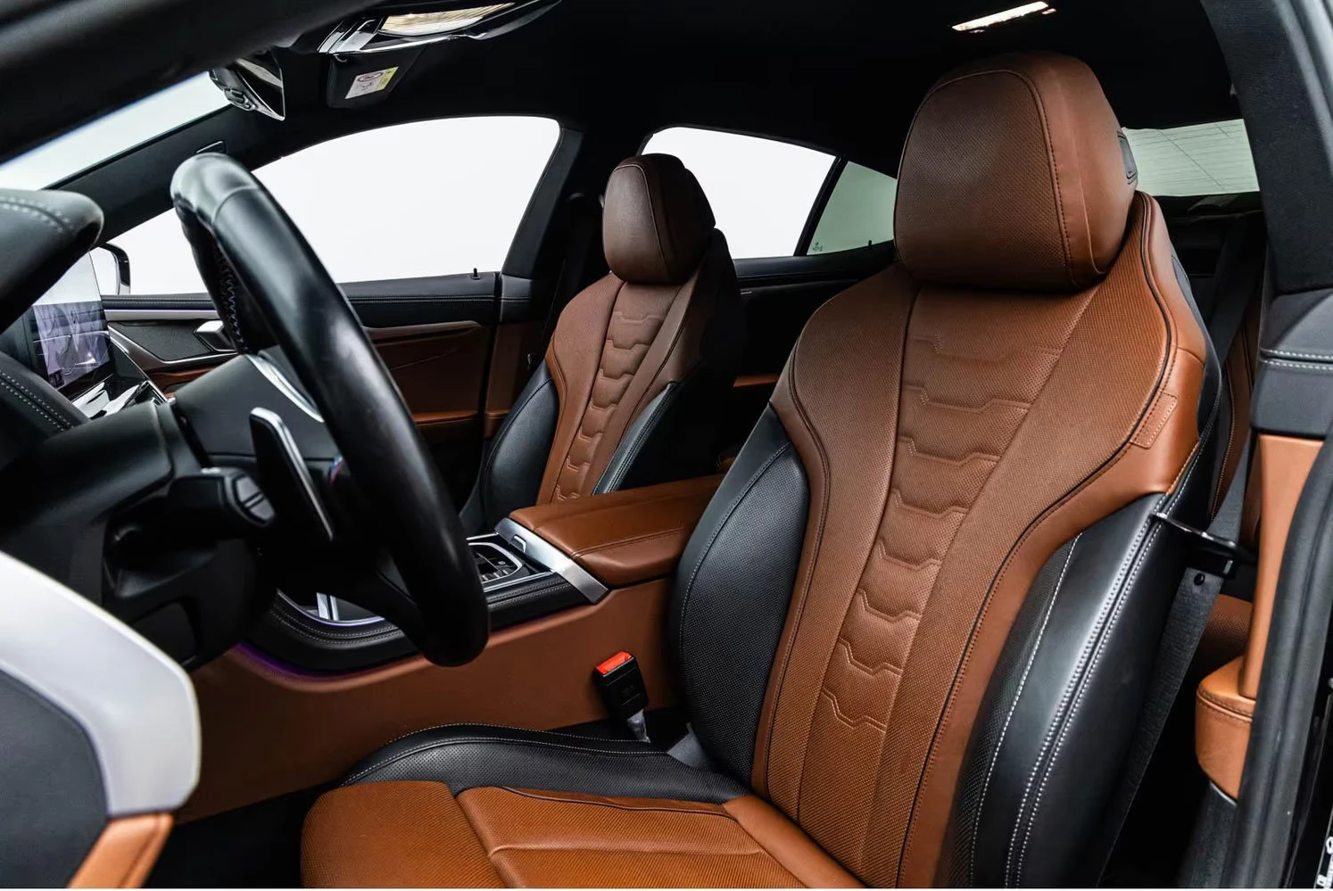 BMW 850 xDRIVE/530HP/GRAN COUPE/LASER/ACC/HUD/360/739z, снимка 12 - Автомобили и джипове - 55655676