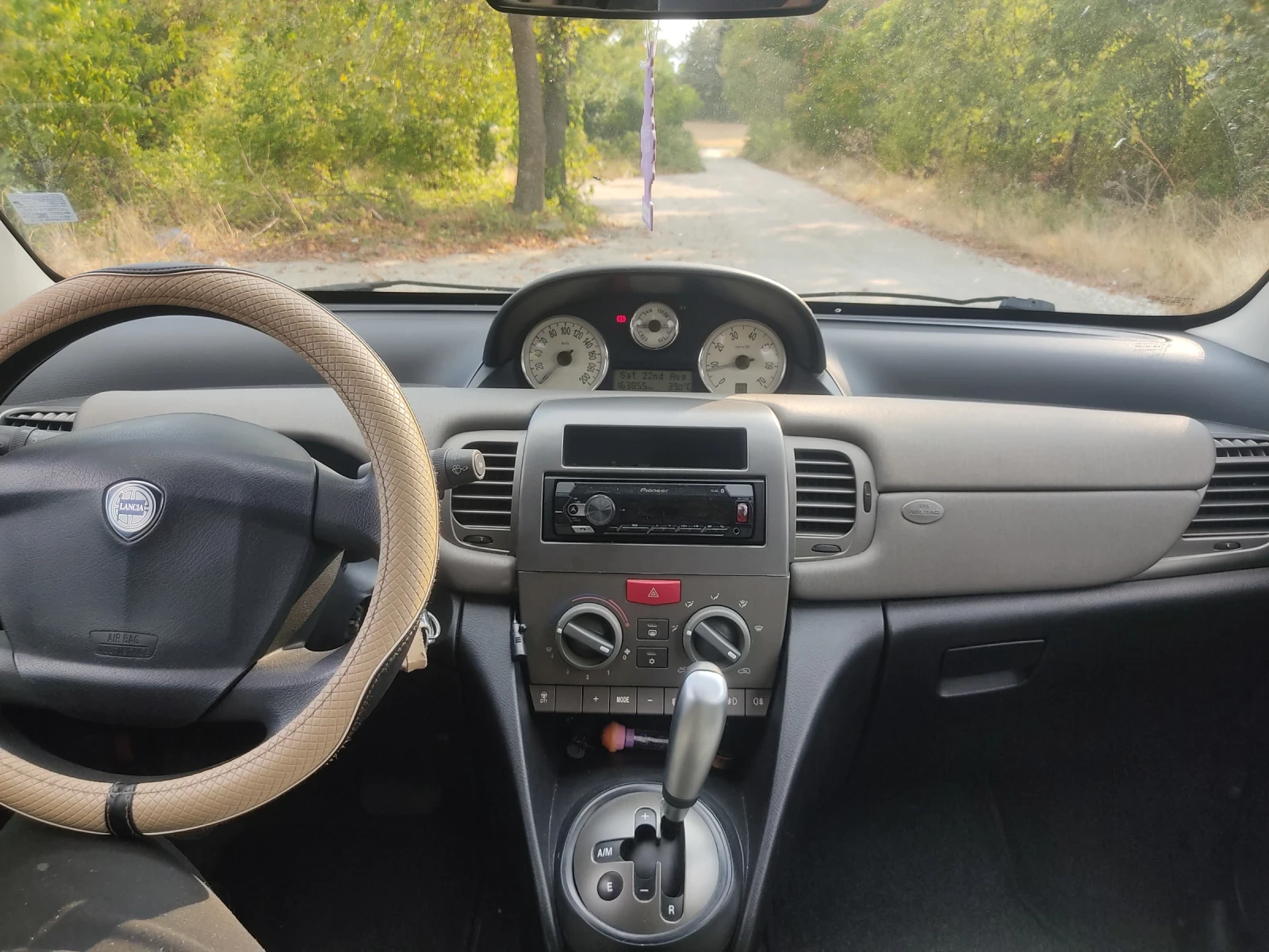 Lancia Ypsilon, снимка 12 - Автомобили и джипове - 55771143