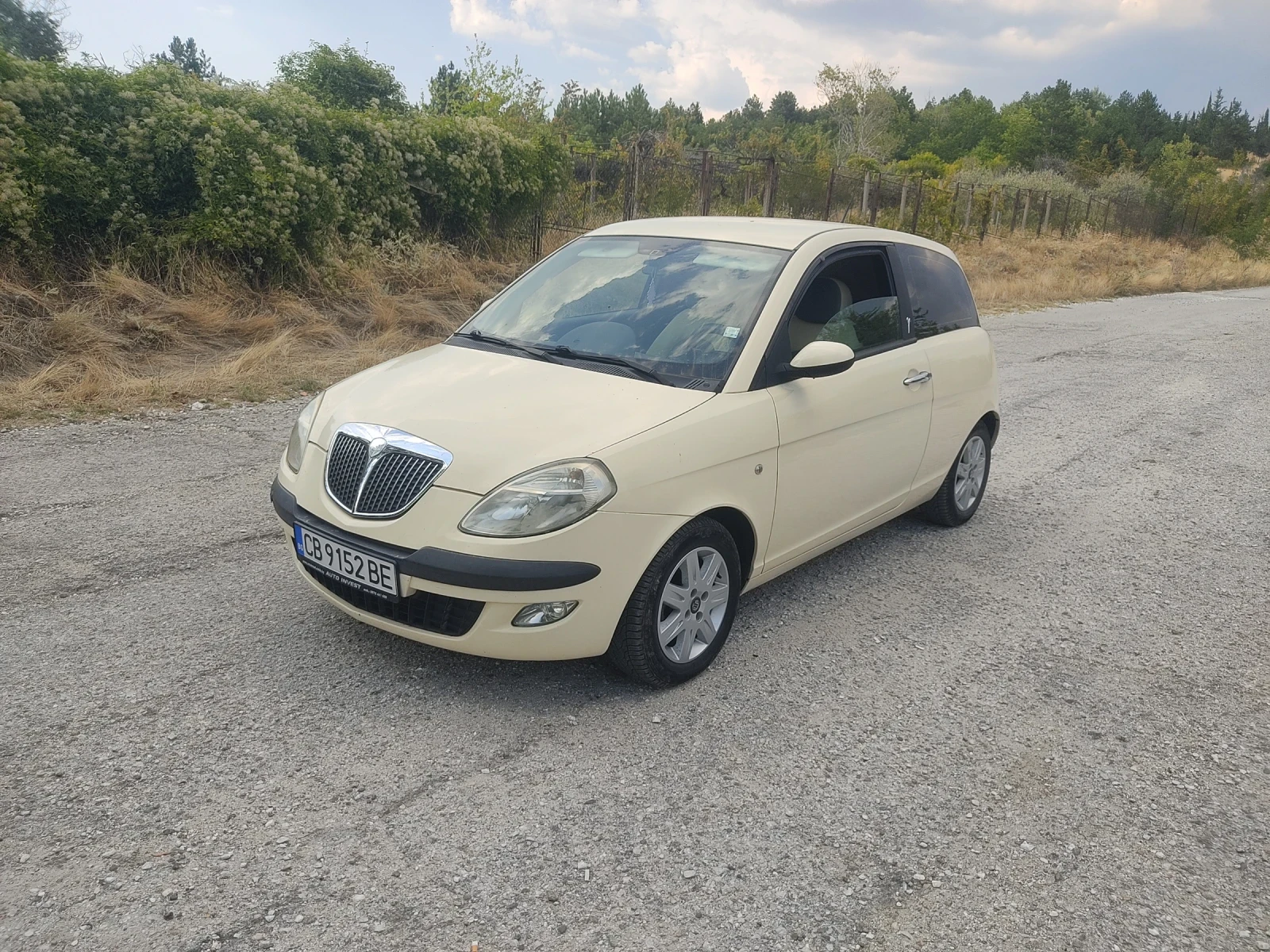 Lancia Ypsilon