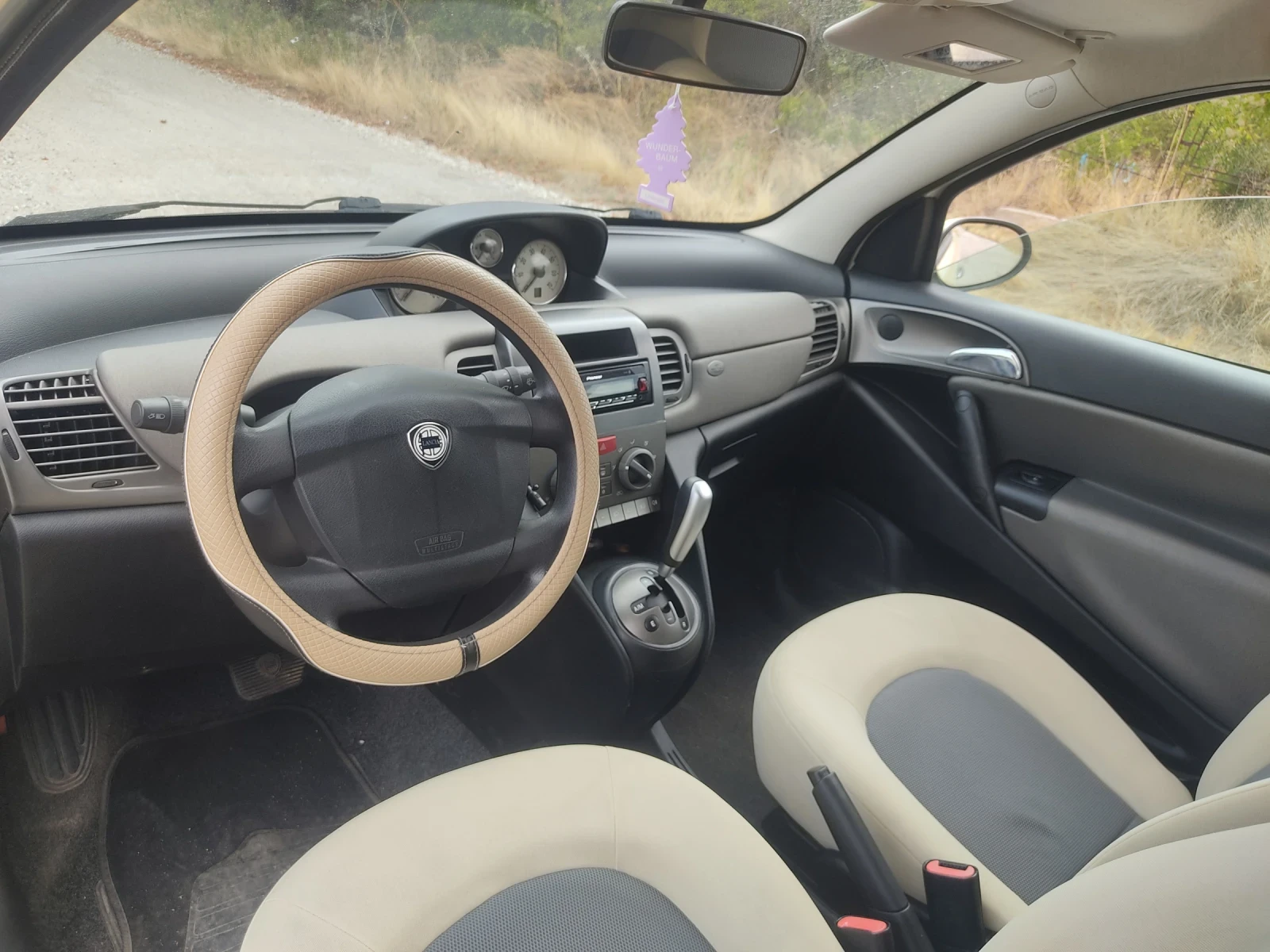 Lancia Ypsilon, снимка 11 - Автомобили и джипове - 55771143