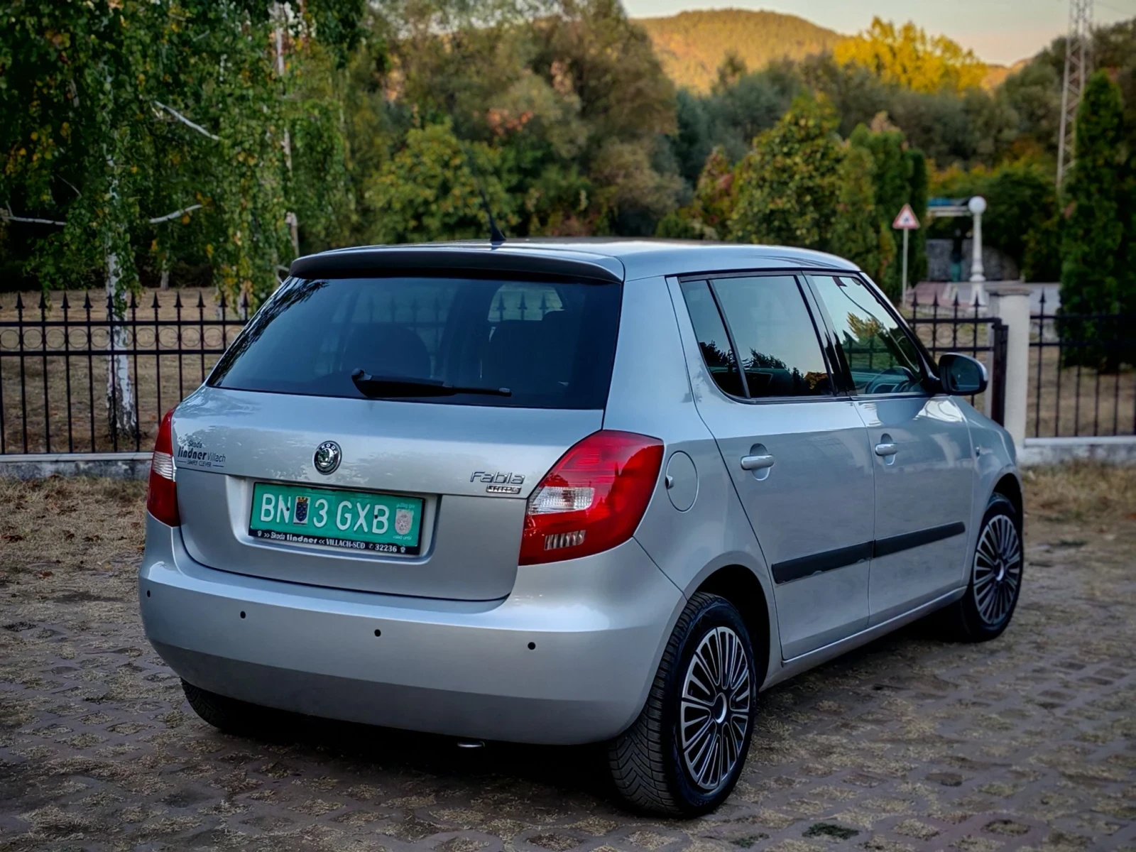 Skoda Fabia 1.2MPI(60)* FACELIFT* КЛИМАТРОНИК* , снимка 6 - Автомобили и джипове - 56215979