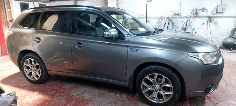 Mitsubishi Outlander, снимка 2 - Автомобили и джипове - 48223507