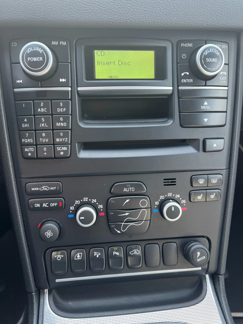 Volvo Xc90 D5 | R-Design | 4x4 | ПЪЛНА СЕРВИЗНА ИСТОРИЯ, снимка 16 - Автомобили и джипове - 50648017