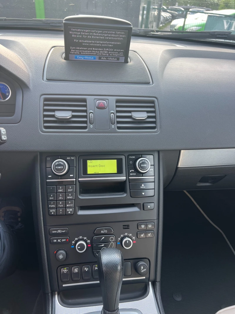 Volvo Xc90 D5 | R-Design | 4x4 | ПЪЛНА СЕРВИЗНА ИСТОРИЯ, снимка 14 - Автомобили и джипове - 50648017