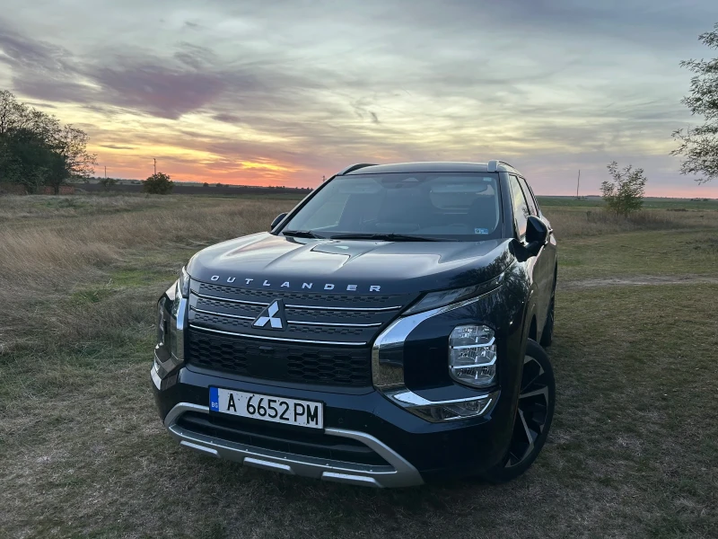 Mitsubishi Outlander, снимка 3 - Автомобили и джипове - 51854891