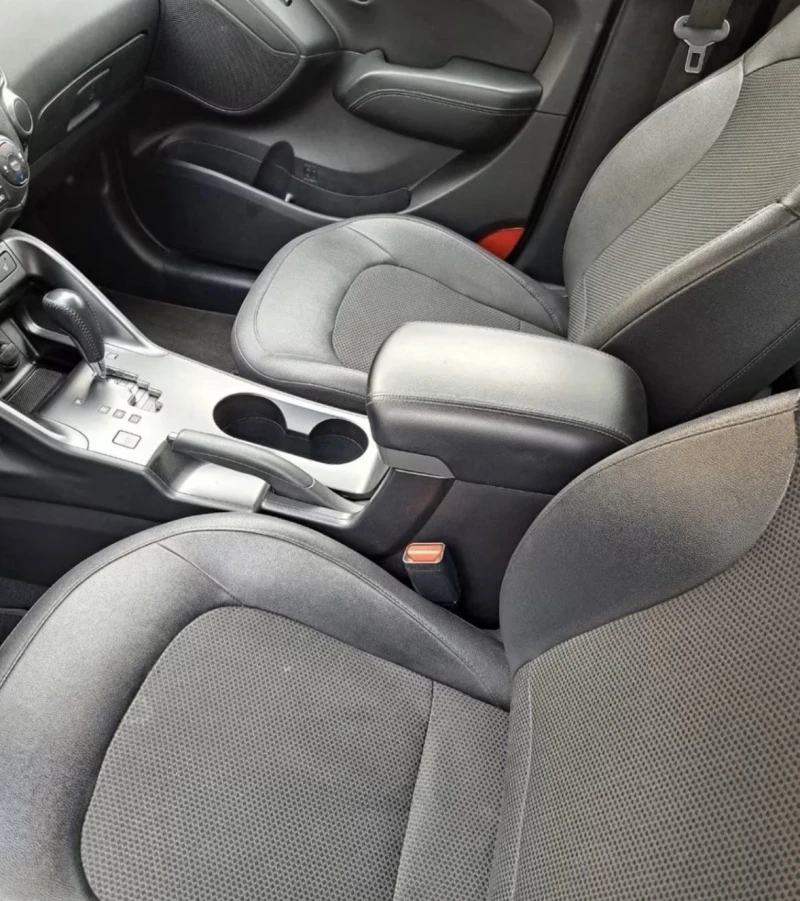 Hyundai IX35, снимка 9 - Автомобили и джипове - 52836213