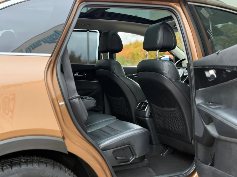 Kia Sorento 2.2CRDI AWD PLATINUM 7 MESTA/ 360KAMERA/ CARPLAY, снимка 10 - Автомобили и джипове - 53262792