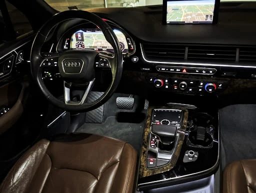 Audi Q7, снимка 9 - Автомобили и джипове - 55973527