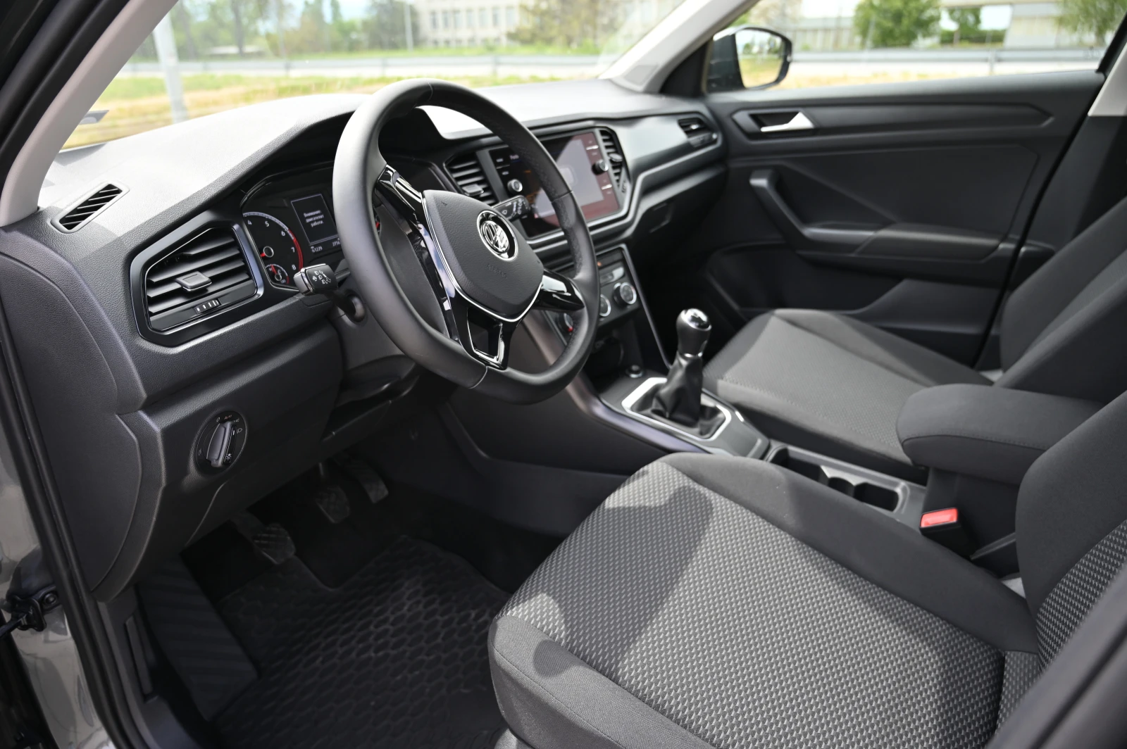 VW T-Roc 1.0 TSI - изображение 9