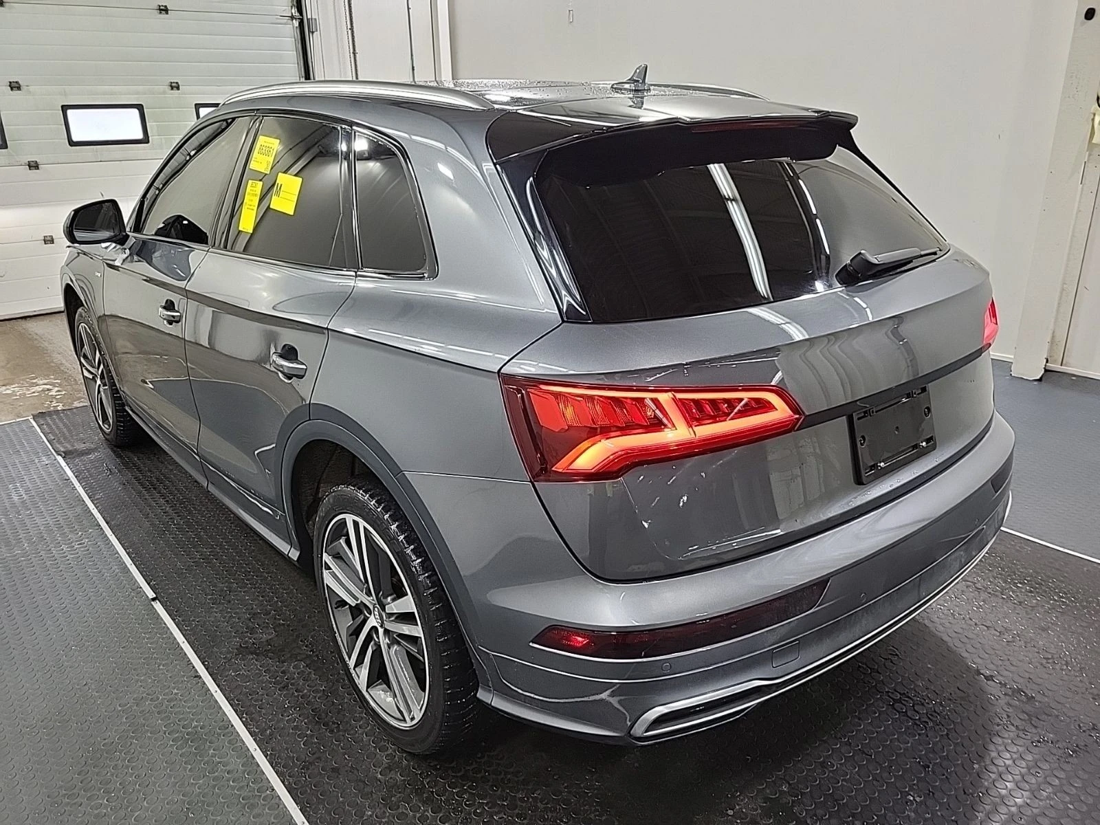 Audi Q5 PROGRESSIV С РЕГИСТРАЦИЯ & АВТО КРЕДИТ, снимка 2 - Автомобили и джипове - 54077706