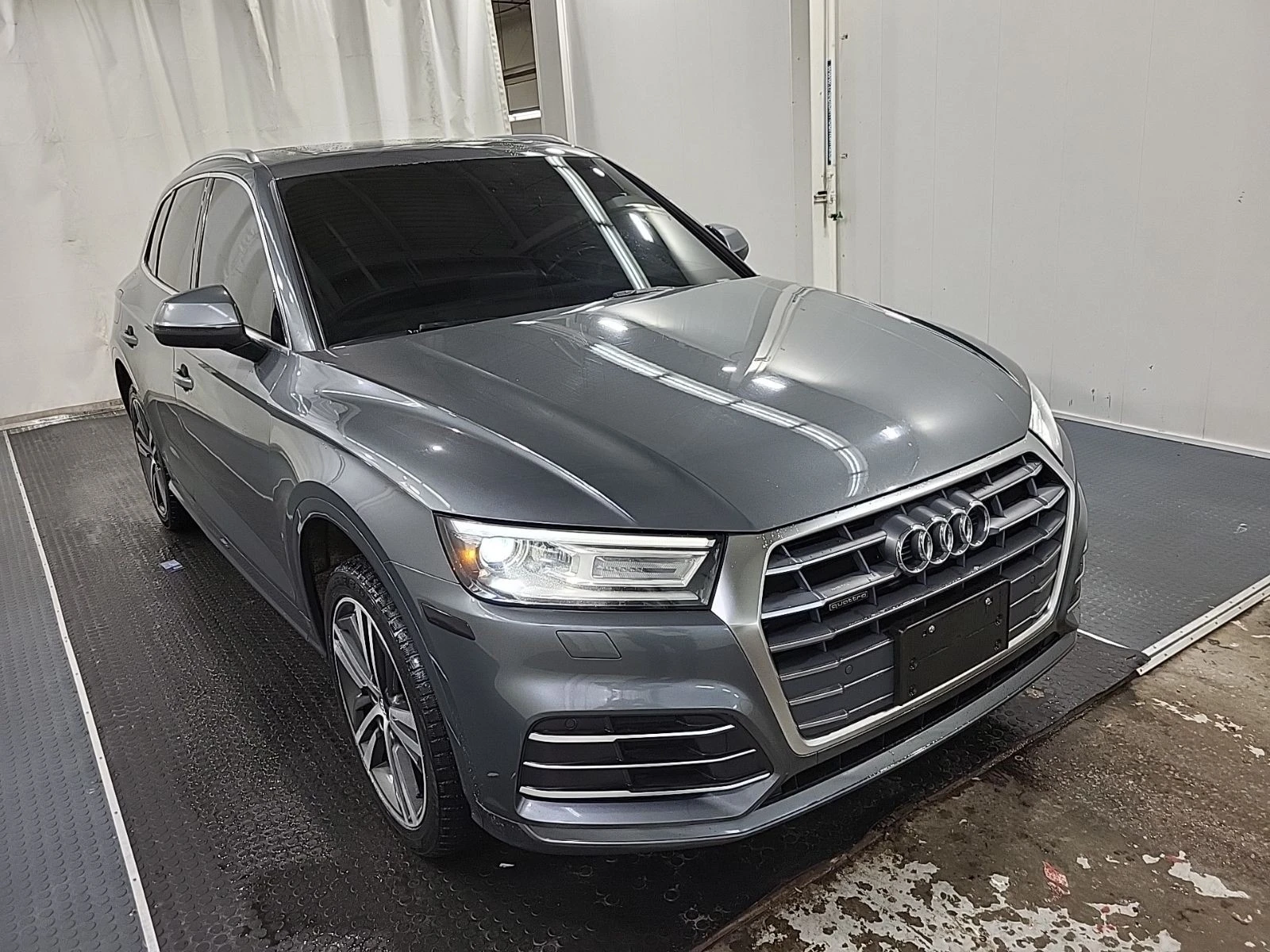 Audi Q5 PROGRESSIV С РЕГИСТРАЦИЯ & АВТО КРЕДИТ, снимка 3 - Автомобили и джипове - 54077706