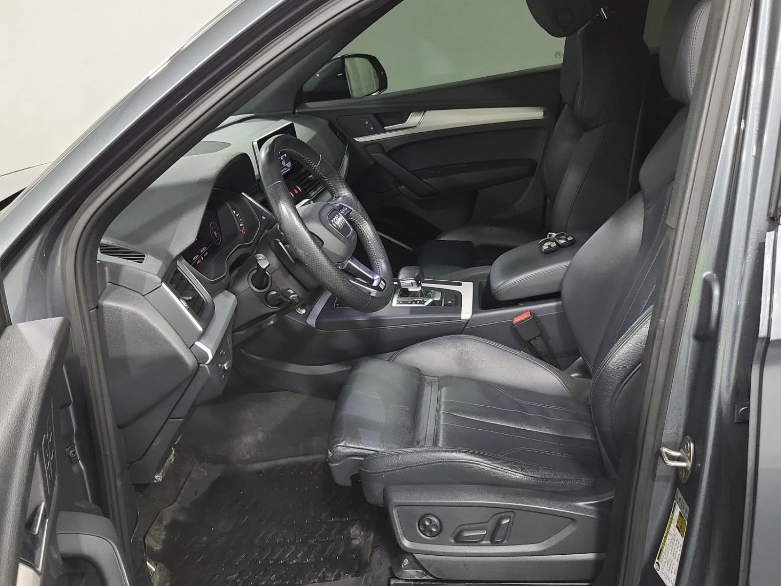 Audi Q5 PROGRESSIV С РЕГИСТРАЦИЯ & АВТО КРЕДИТ, снимка 5 - Автомобили и джипове - 54077706