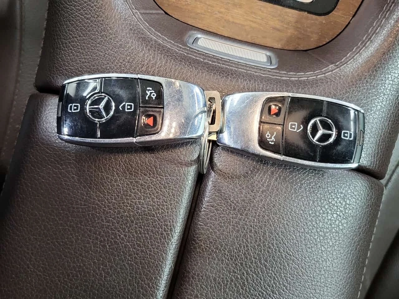 Mercedes-Benz GLS 450  /DISTRONIC/360/BURMESTER/CARFAX/PANO/NAVI , снимка 8 - Автомобили и джипове - 54185734