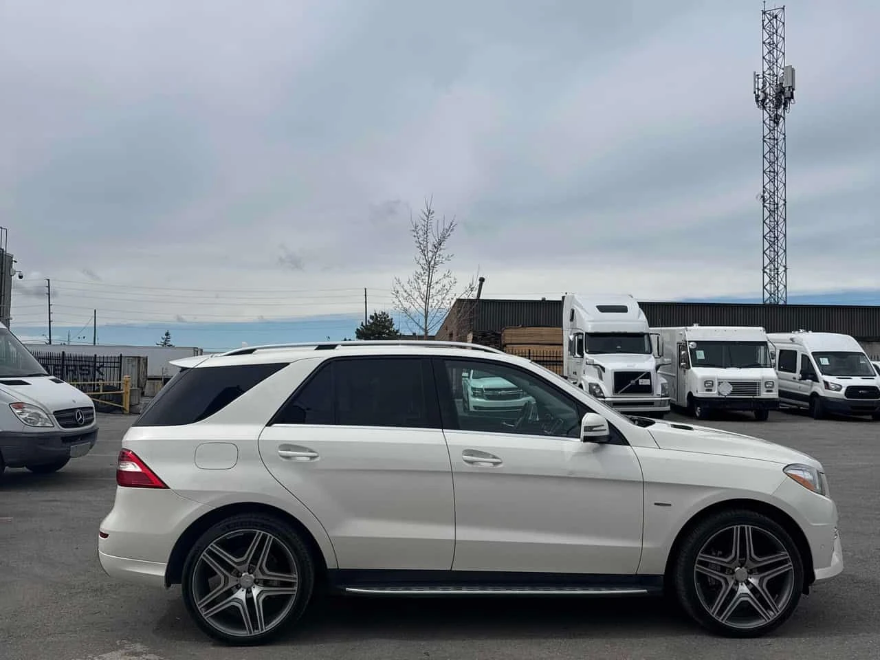 Mercedes-Benz ML 350 BlueTEC  CARFAX, снимка 3 - Автомобили и джипове - 54209050