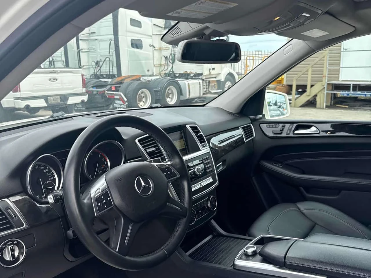 Mercedes-Benz ML 350 BlueTEC  CARFAX, снимка 5 - Автомобили и джипове - 54209050