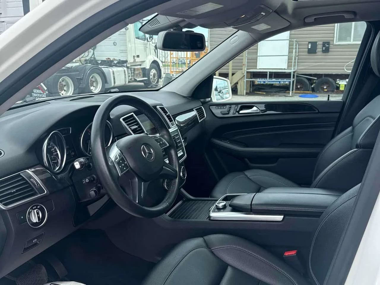 Mercedes-Benz ML 350 BlueTEC  CARFAX, снимка 10 - Автомобили и джипове - 54209050