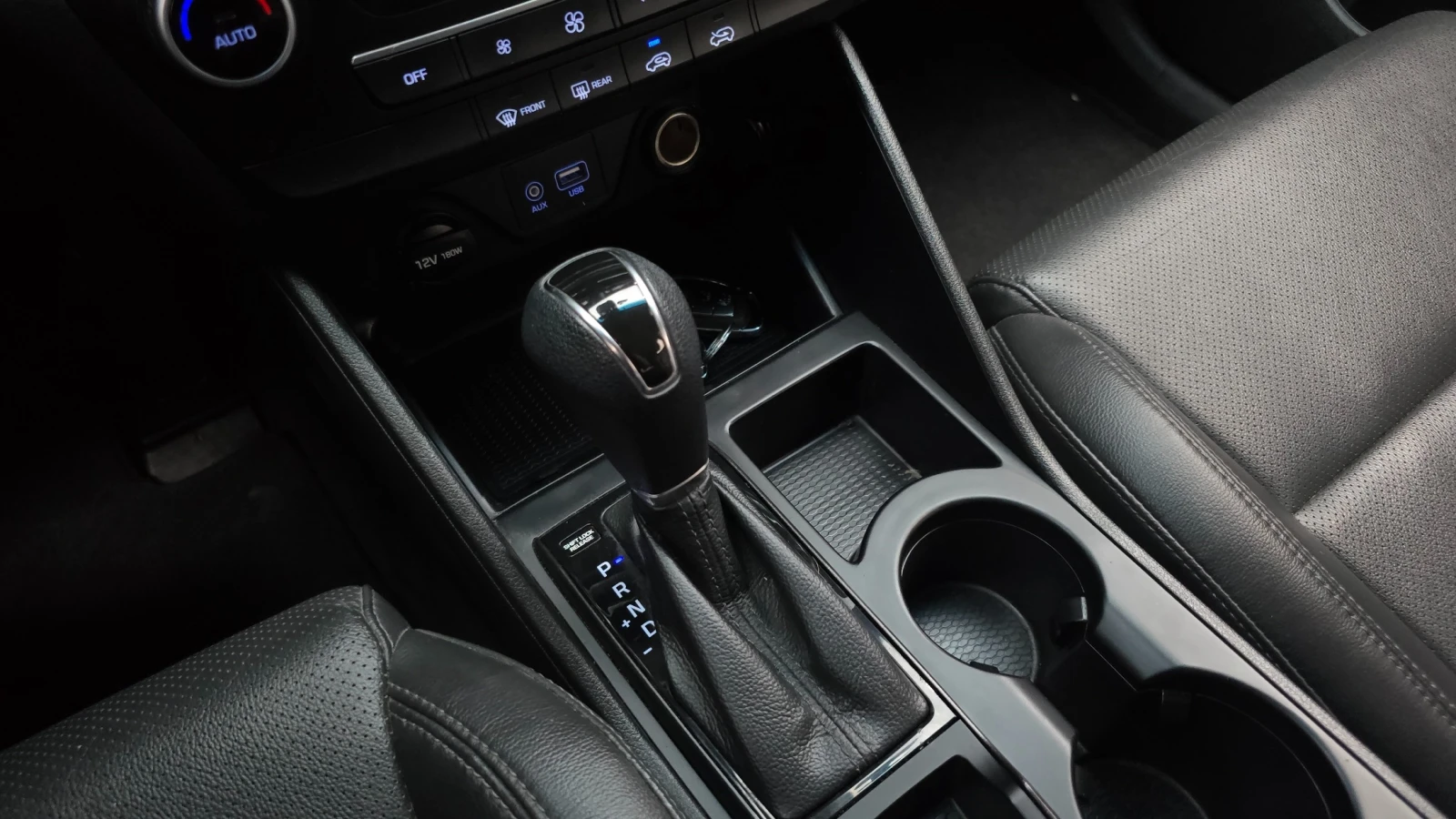 Hyundai Tucson, снимка 9 - Автомобили и джипове - 54962319