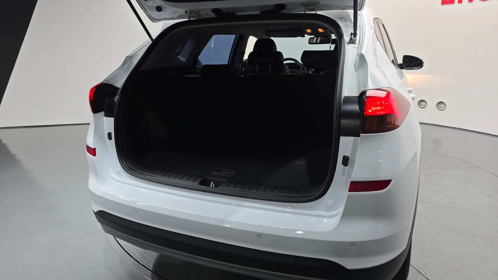 Hyundai Tucson, снимка 13 - Автомобили и джипове - 54962319
