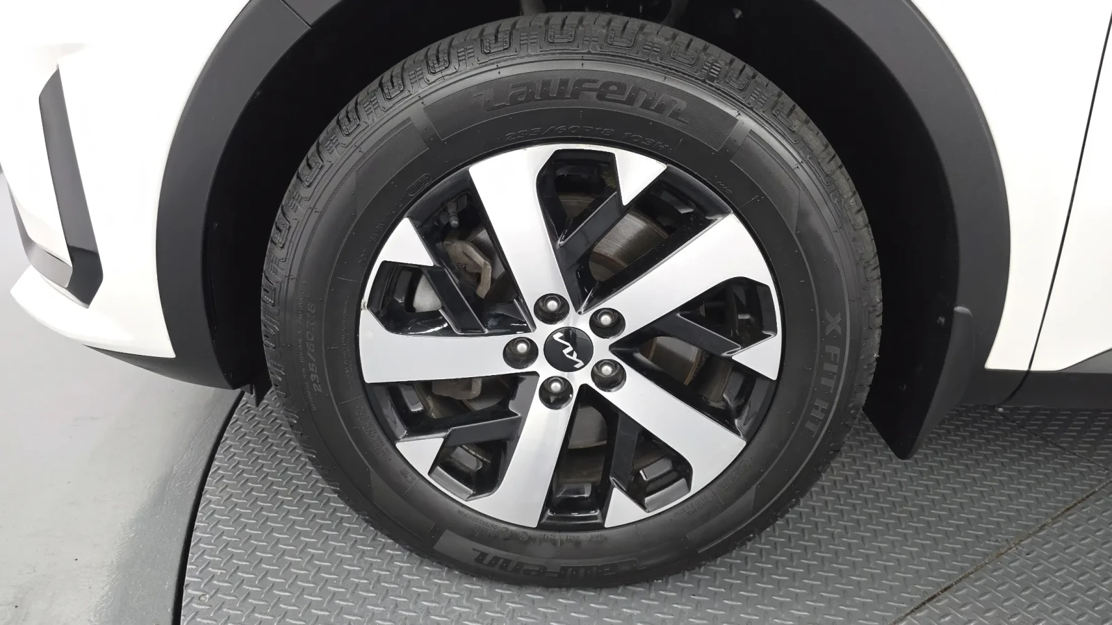 Kia Sorento 2WD* ПОДГРЕВ* DISTRONIC* КРАЙНА ЦЕНА ДО БЪЛГАРИЯ* , снимка 6 - Автомобили и джипове - 55010070