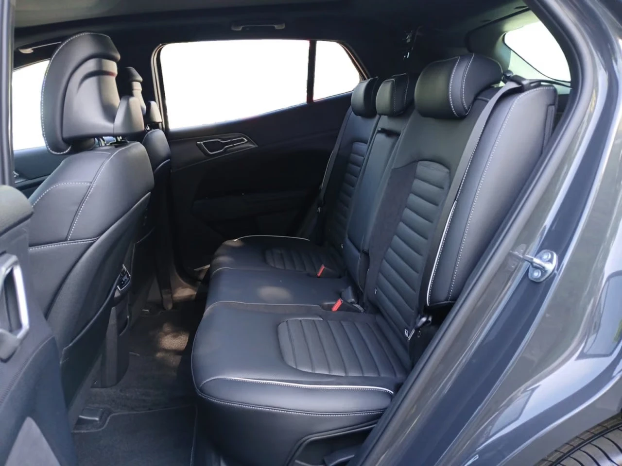 Kia Sportage PHEV/265HP/4WD/GT-LINE/PANO/360/MEMO/NAVI/LED/590q, снимка 14 - Автомобили и джипове - 55656288