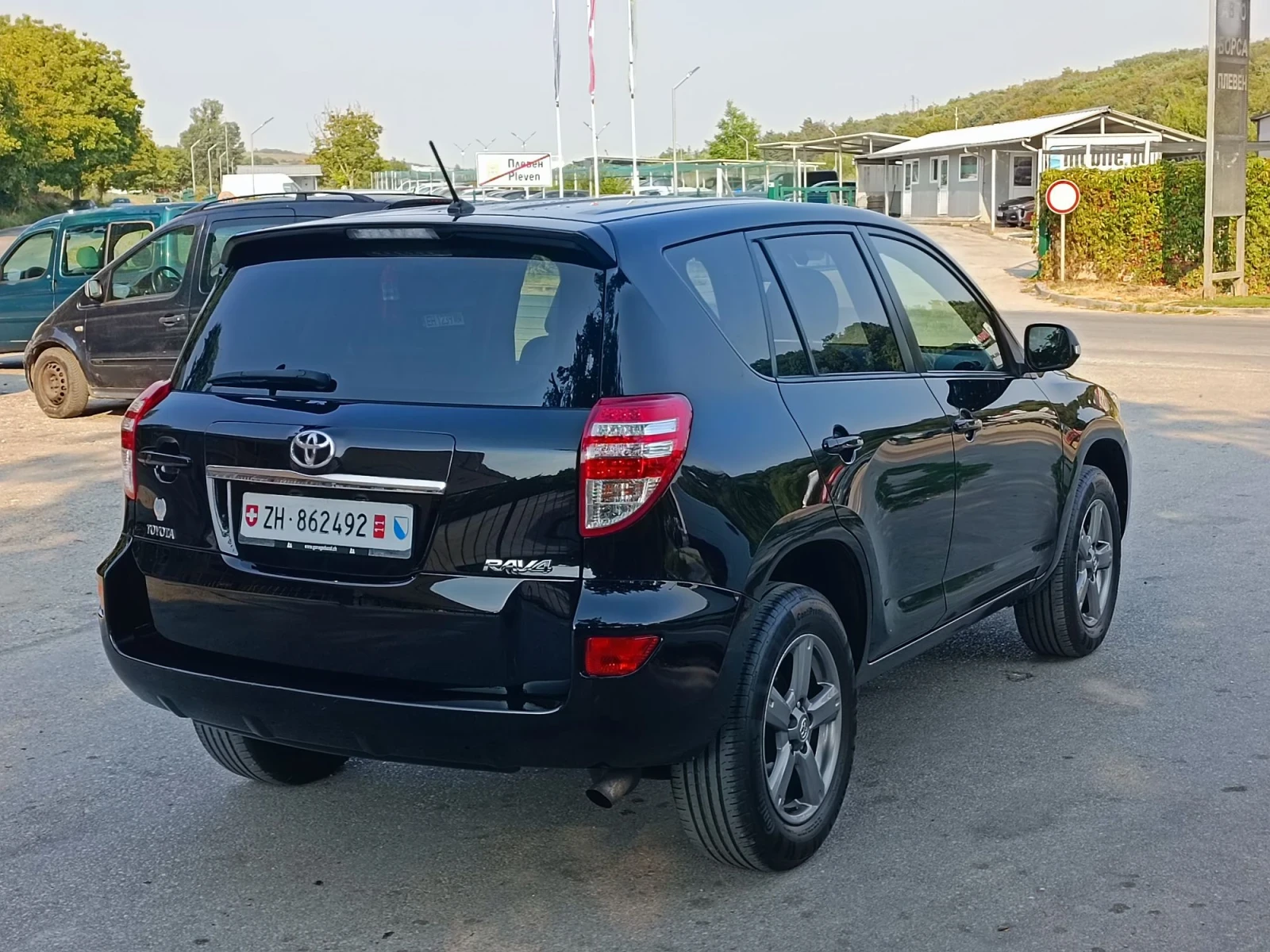 Toyota Rav4 2.0i-158кс-ШВЕЙЦАРИЯ-АВТОМАТ-4Х4-FACELIFT-NAVI, снимка 3 - Автомобили и джипове - 55713093