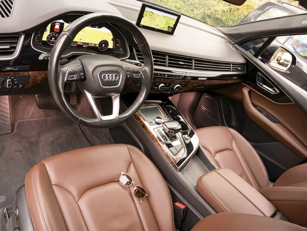 Audi Q7, снимка 2 - Автомобили и джипове - 55973527