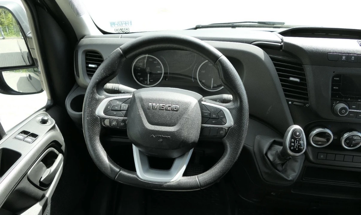 Iveco Daily 35S18* HI-MATIC* MAXI XXL* LED* КЛИМА, снимка 9 - Бусове и автобуси - 54360764