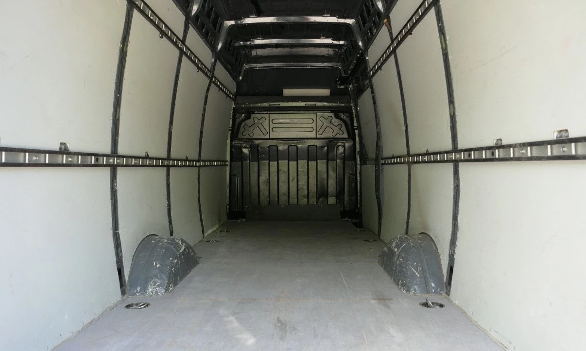 Iveco Daily 35S18* HI-MATIC* MAXI XXL* LED* КЛИМА, снимка 6 - Бусове и автобуси - 54360764