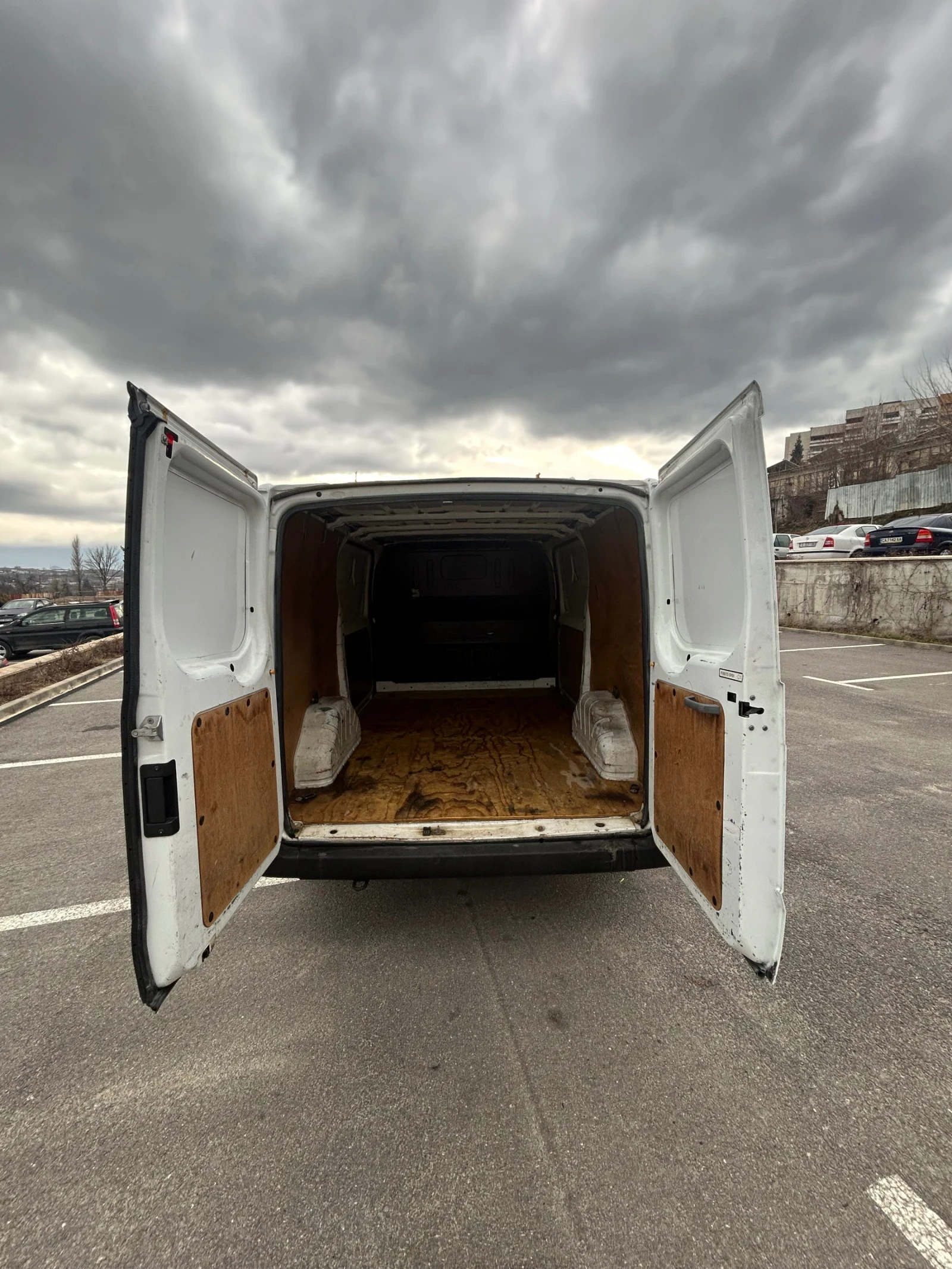 Ford Transit 30000км, снимка 8 - Бусове и автобуси - 55565044